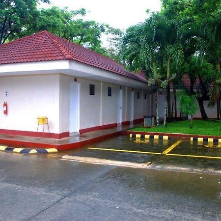 Club Manila East Real Hotel Infanta Exterior foto